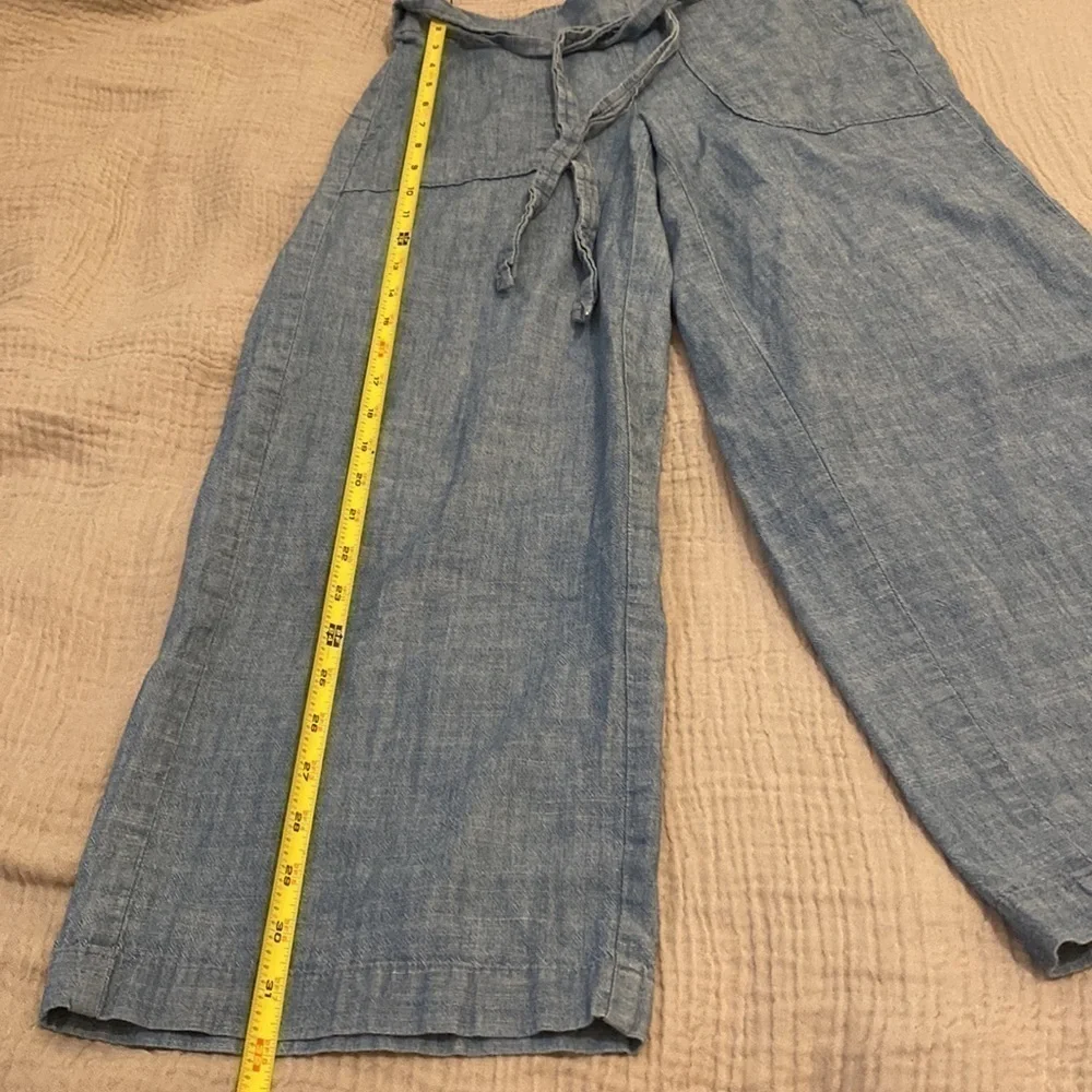 J. Crew blue cotton crop pants in very good condition. Size 2